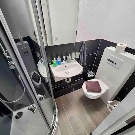 Lakeview Basement Near Interlaken 아파트 Niederried bei Interlaken